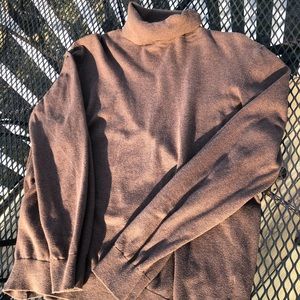 H&M brown turtleneck sweater